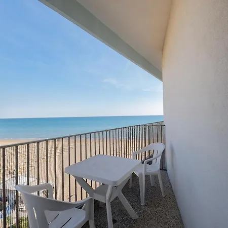 Apartman La Torre Moderno Monolocale Fronte Mare Lido di Jesolo